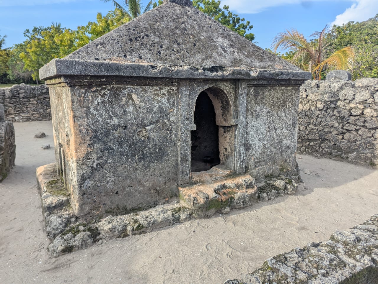 1-Day Bagamoyo Town Tour: Historic Slave Trade & Kaole Ruins gallery image