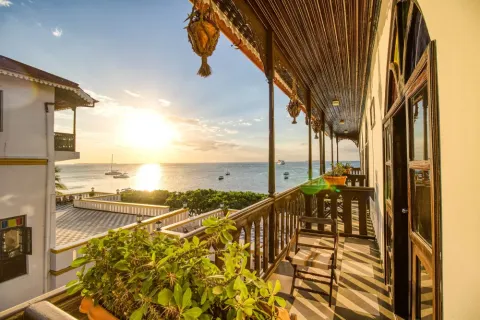 Tembo House Hotel