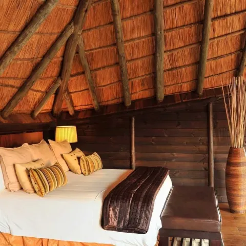 Serena Mivumo River Lodge