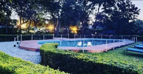 Fig Tree Lodge & Camp