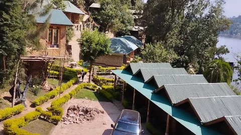 Bunyonyi Overland Resort