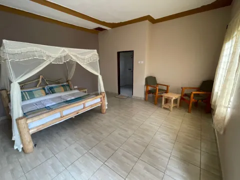 Gorilla Bluff Lodge