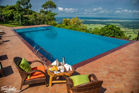 Twin Lake Safari Lodge