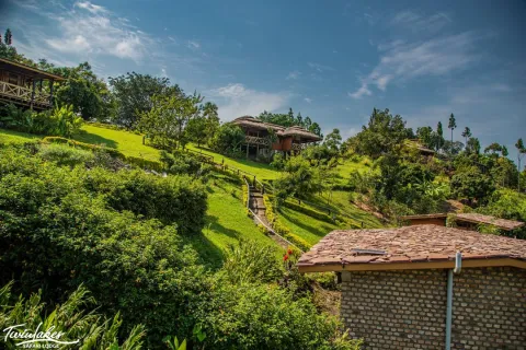 Twin Lake Safari Lodge