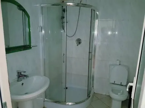 Top Twelve Hotel