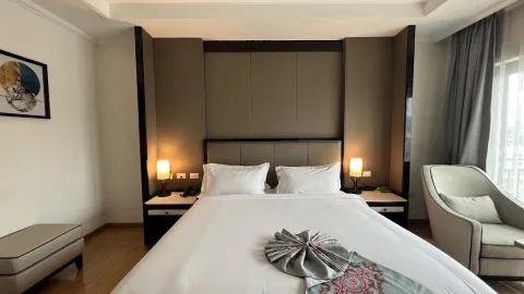Check Inn Hotel