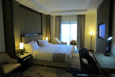 Check Inn Hotel