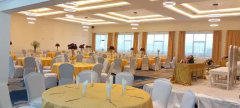 Check Inn Hotel