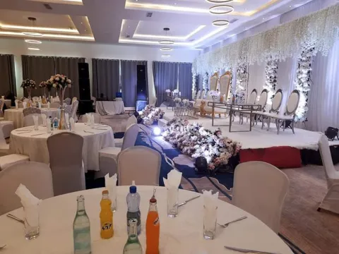 Check Inn Hotel