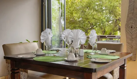 Elephant Plains Lodge