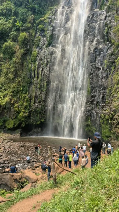 1-Day Waterfalls, Coffee & Hot Springs – Cultural Explore gallery image