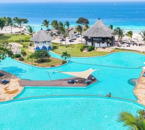 10-Day Luxury Wildlife and Zanzibar Beach Escape gallery image