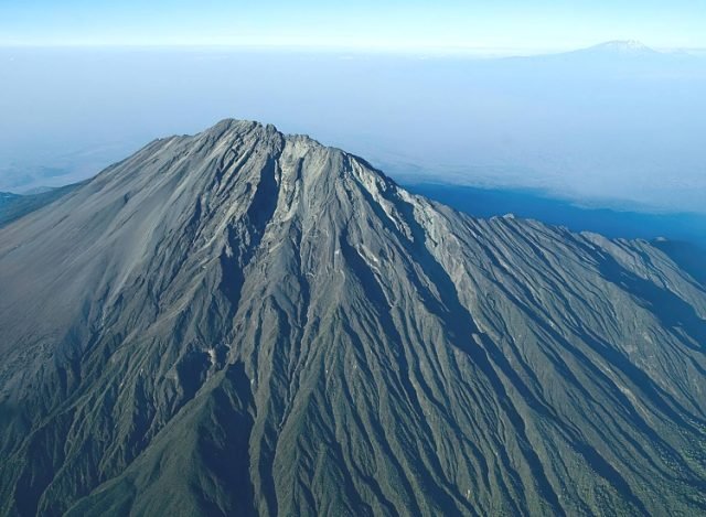 3-Day Mountain Meru Trekking safari tour