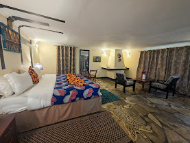 Davinci Gorilla Lodge