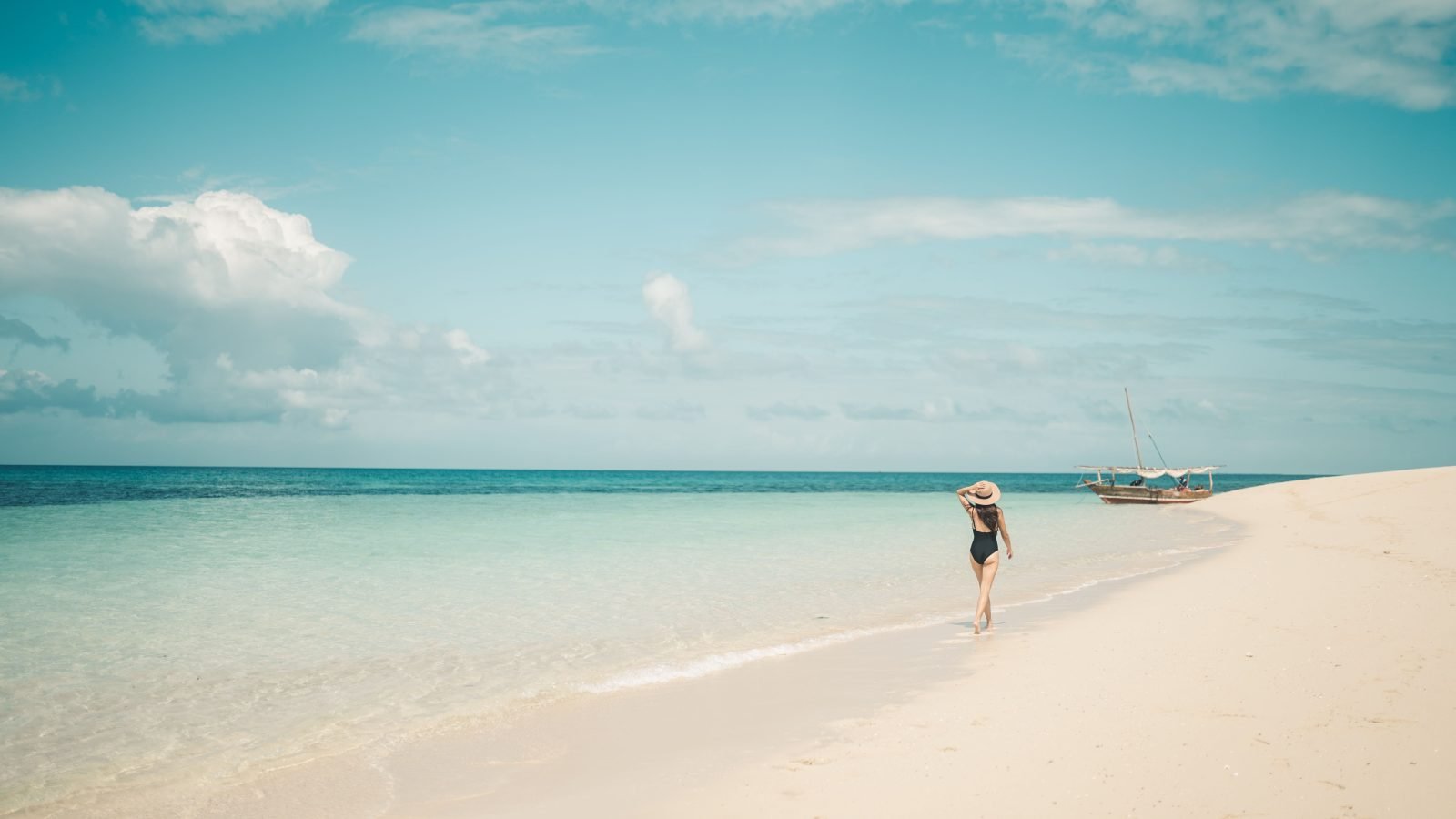 5-Day Luxury Private Flight: Serengeti to Zanzibar –Exclusive