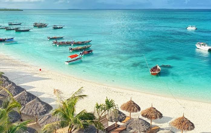 10-Day Luxury Honeymoon Safari & Zanzibar Beach Holiday
